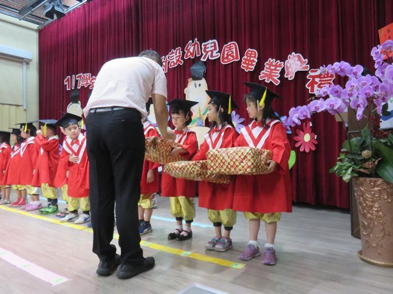 2019-06-18 6/15畢業典禮(另開新視窗/jpg檔)圖片